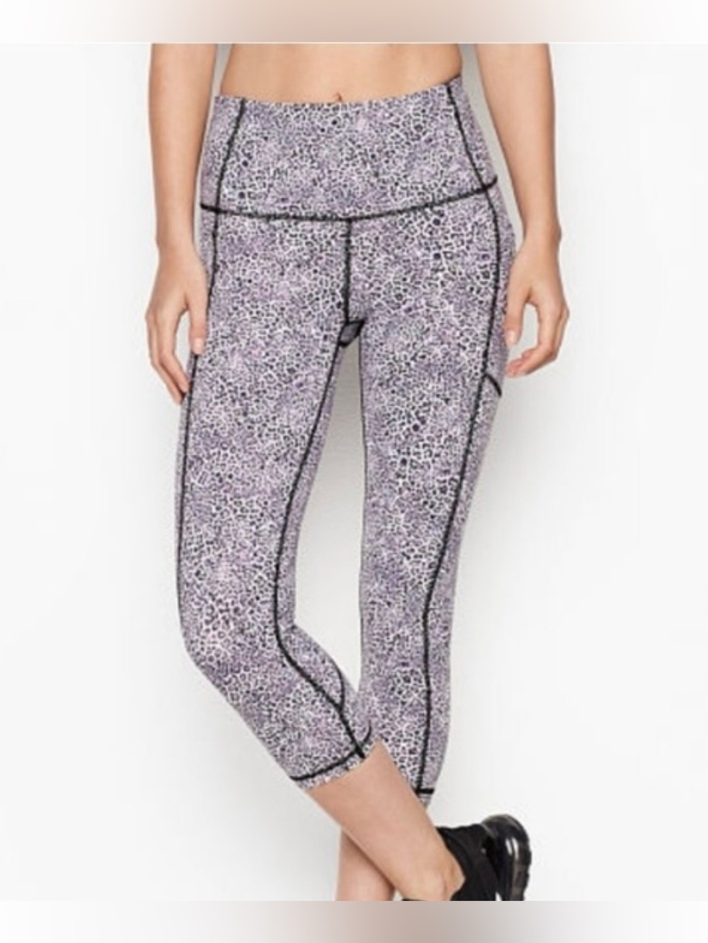 NWOT Victoria Sport Knockout by Victoria’s Secret Capri Cheetah Leggings Small